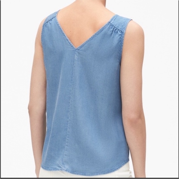 Gap Sleeveless Chambray V-Neck Tank Top - Picture 2 of 7